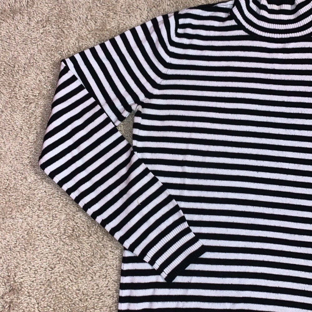 Women’s Calvin Klein Black and White Striped Turtleneck Sweater Medium - Picture 4 of 10